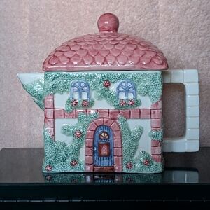 Avon Country Cottage Teapot